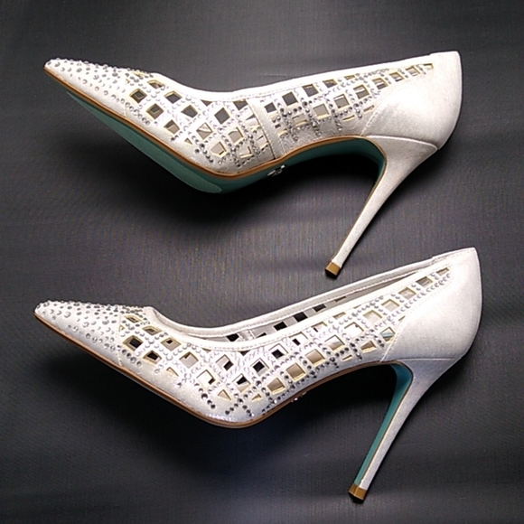 NWOT Blue by Betsey Johnson Women's Sb-Mella Pump - Picture 2 of 9
